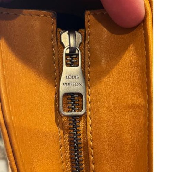 RARE!!!! LOUIS VUITTON TADAO MUSTARD DAMIER BAG - Picture 8 of 16